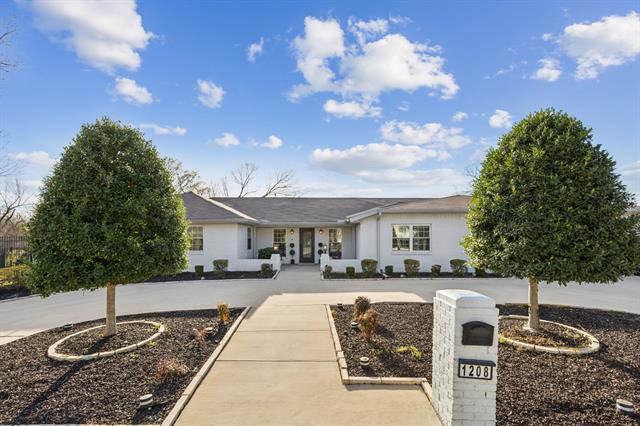 Building Photo - 1208 Scenic Dr