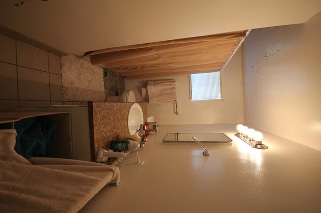 Building Photo - 3 Bed/1.5 Bath in a Cul-de-sac by Universi...