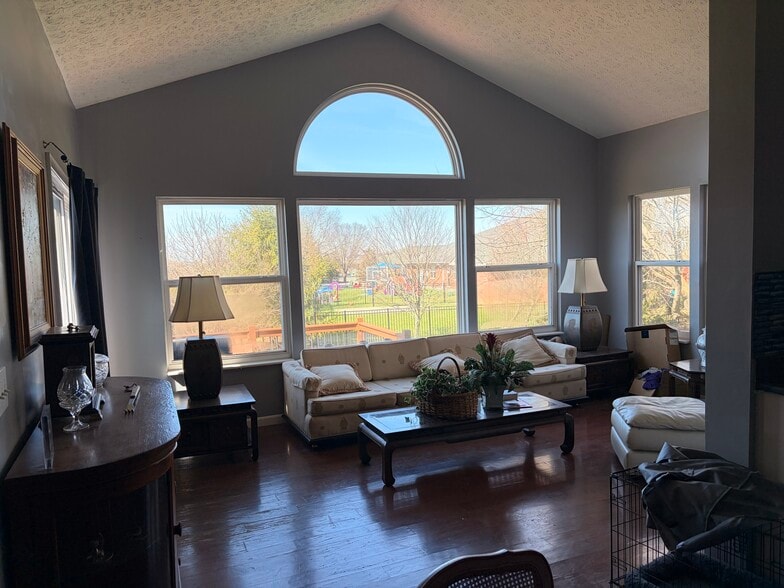 Building Photo - 1111 Waverly Dr