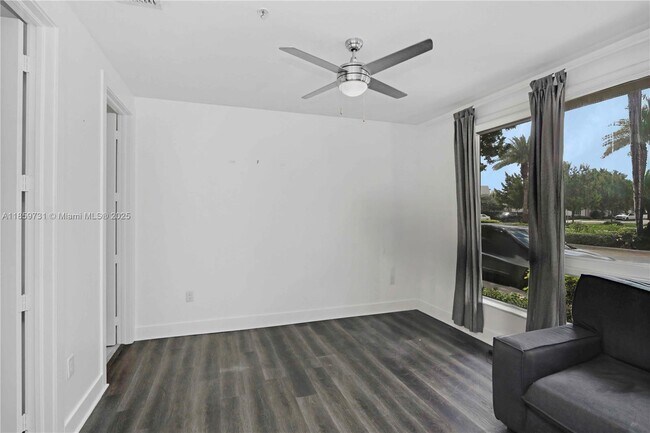 Building Photo - 10541 NW 66th St