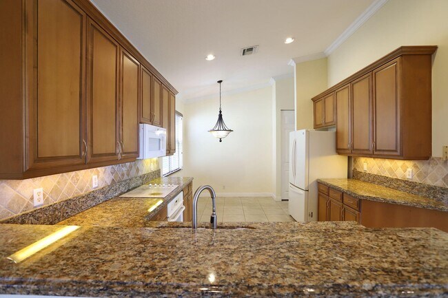 Building Photo - 7458 Via Luria