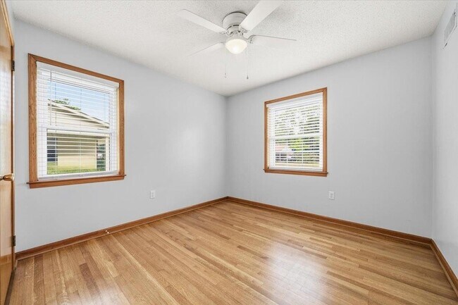 Building Photo - 7283 Juana Dr