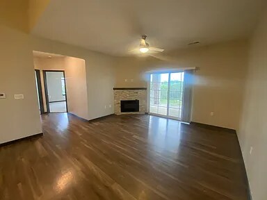 Building Photo - 2869 Spring Rose Cir