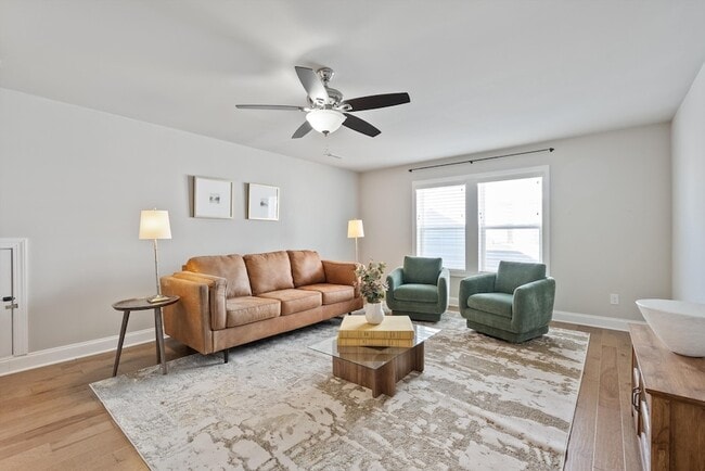 Building Photo - 250 Tanglewood Ln