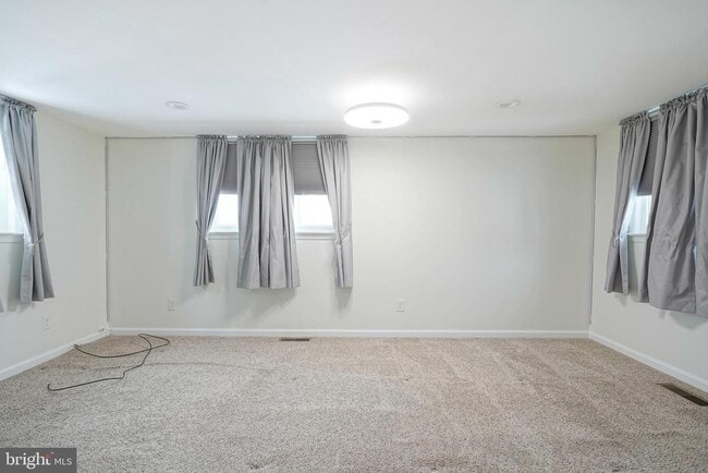 Building Photo - 20 Landing Rd