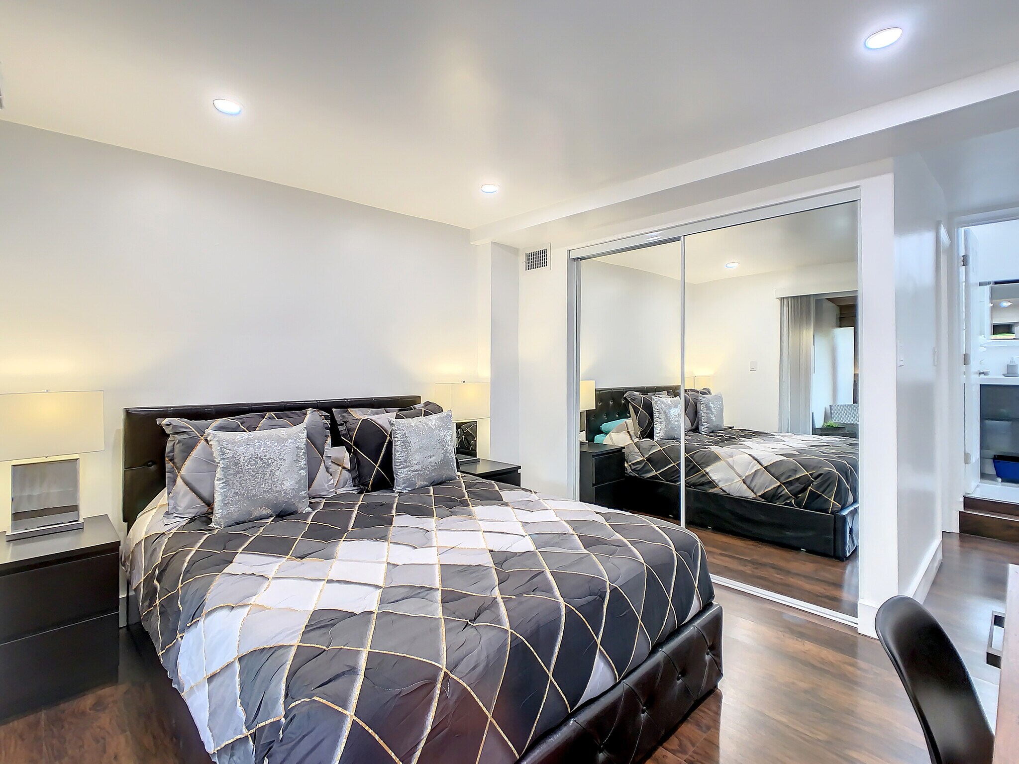 Building Photo - 2714 SW 36th Ave