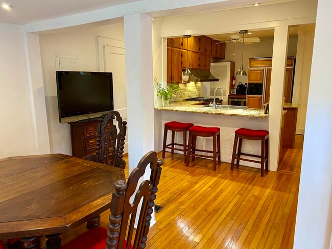 Building Photo - 1320 Terrace St