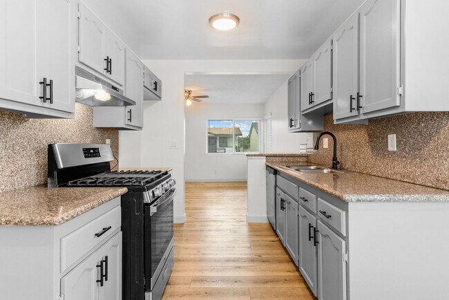 Interior Photo - 1335 Stanley Avenue