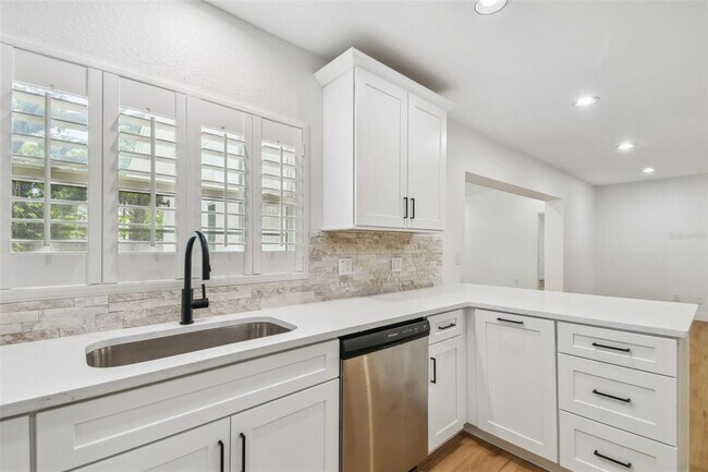 Building Photo - 4802 W Longfellow Ave