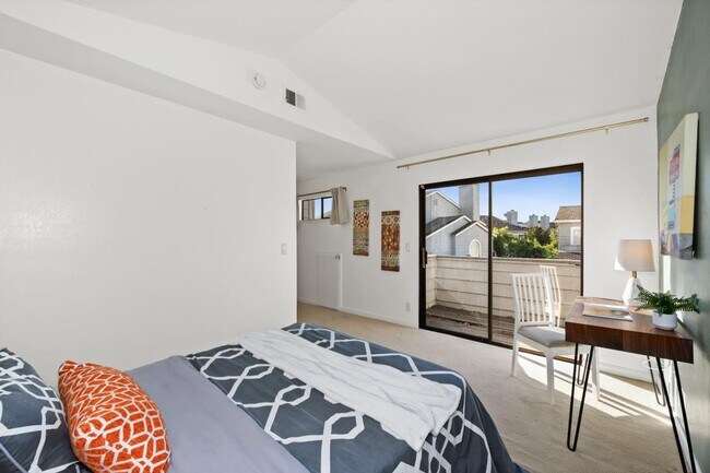 Building Photo - 1545 Camden Village Cir