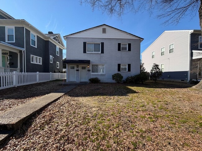 Building Photo - 3212 Barton Ave