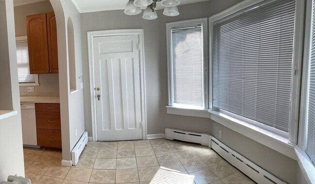 Building Photo - Large home/3bed 3 bath with bonus/office room just outside of PSNS and close to Bremerton Ferry