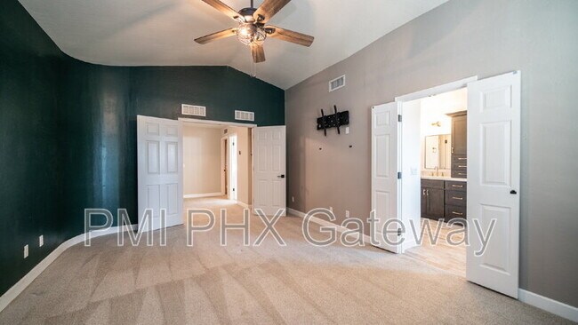 Building Photo - 1891 E Oasis Dr