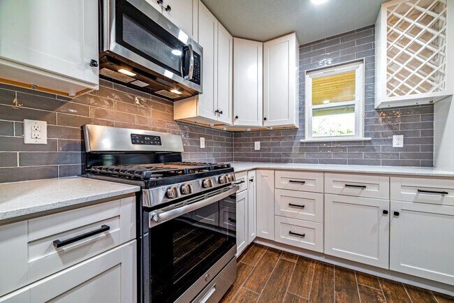 Building Photo - 12218 Brownstone St