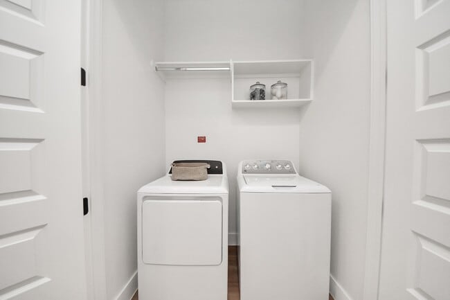 Building Photo - 15635 Memorial Dr