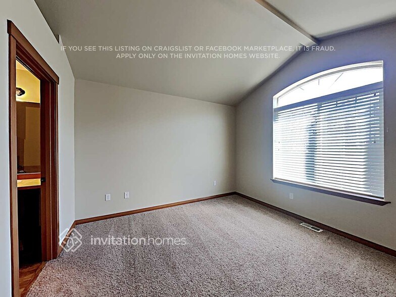 Building Photo - 10016 13th Dr SE