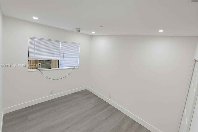 Building Photo - 417 NW 2nd Ave