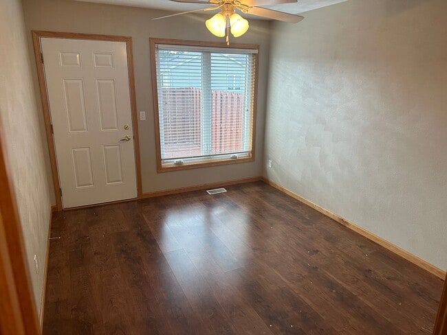 Building Photo - 122 Comfort Way