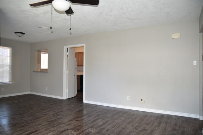 Building Photo - Wakefield Drive