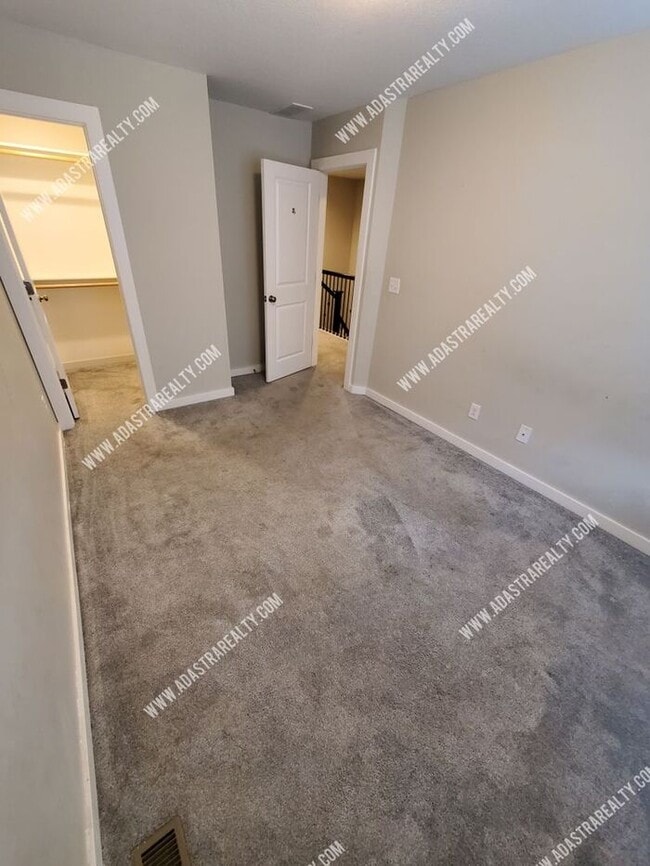 Building Photo - Gorgeous Like New-Built in 2020-Louisburg Town Home-Available NOW!!