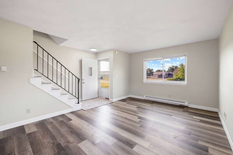 Building Photo - 6301 Frankn Dot Dr