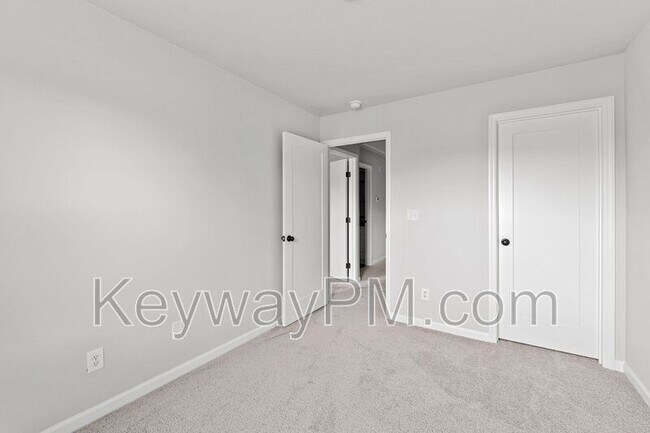 Building Photo - 847 Felix Way