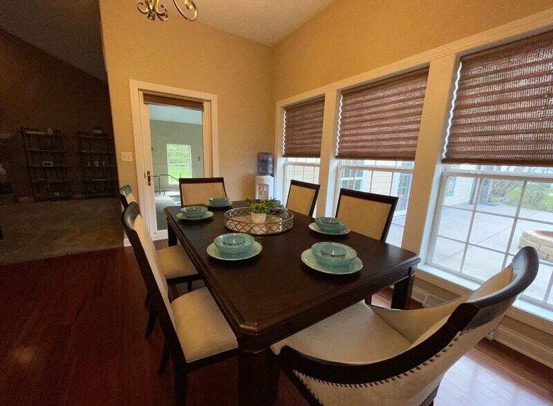 Building Photo - W209N11385 Reger Ct