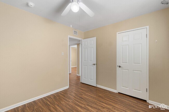 Building Photo - 1218 Glendora Dr