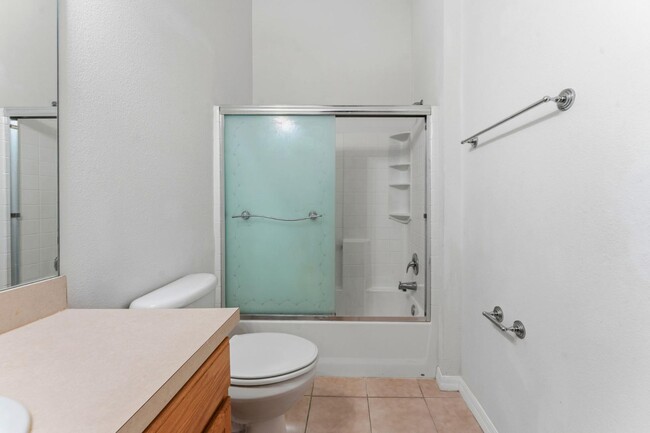 Building Photo - 595 52nd Ave N