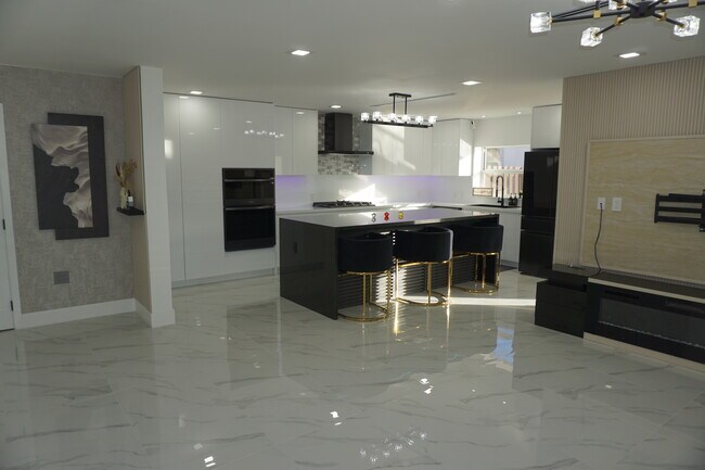 Building Photo - 15614 SW 110th Terrace