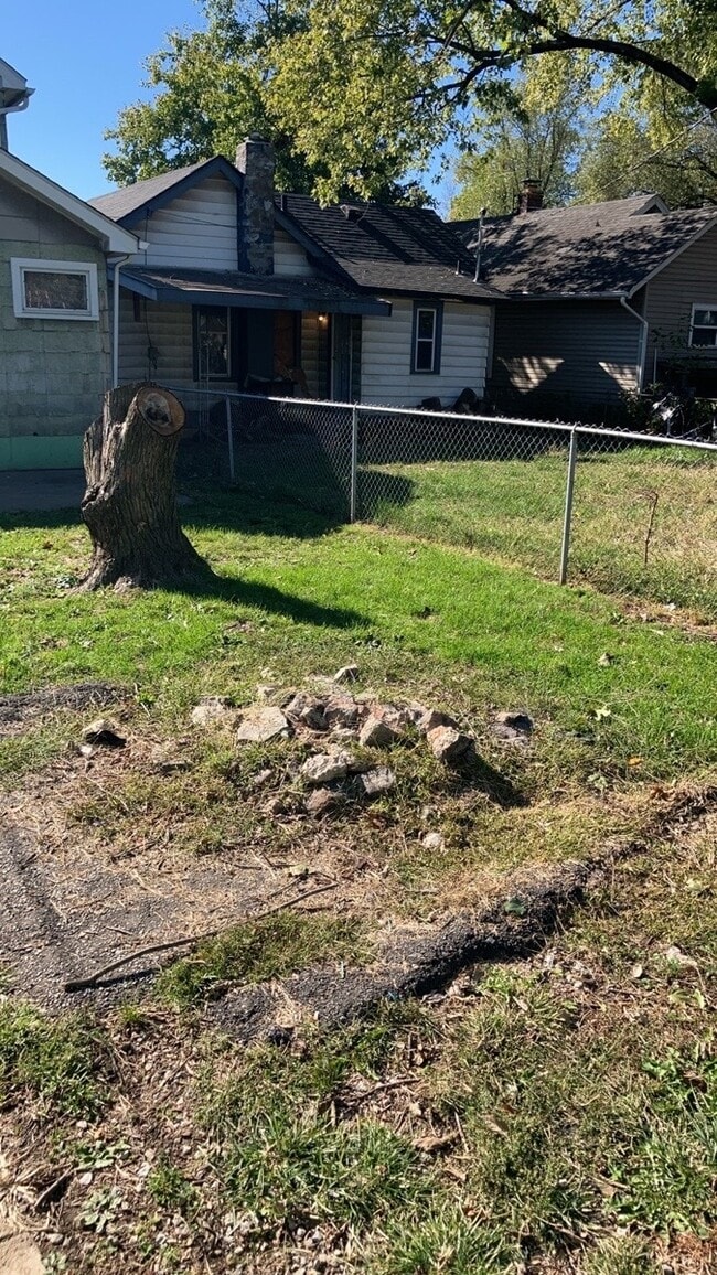 Building Photo - 1505 Lawn Ave
