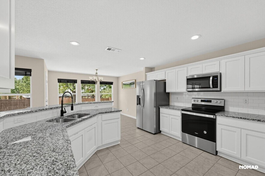 Building Photo - 205 Shady Oaks Dr
