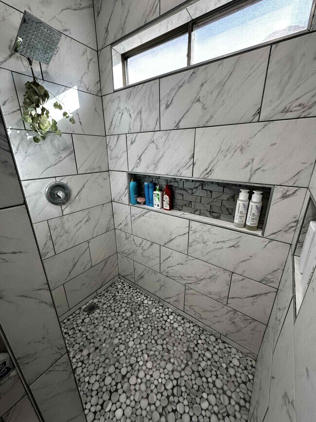 Building Photo - 12442 N Pinnacle Vista Ct