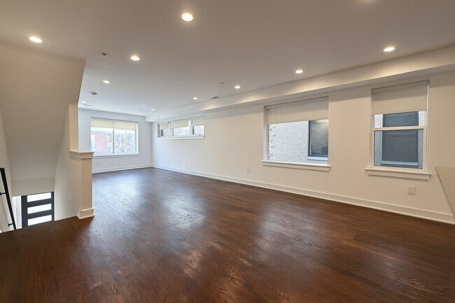 Building Photo - 1022 S 2nd St