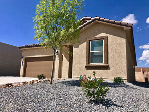 Building Photo - Amazing Home in Rio Rancho! Near Cleveland...