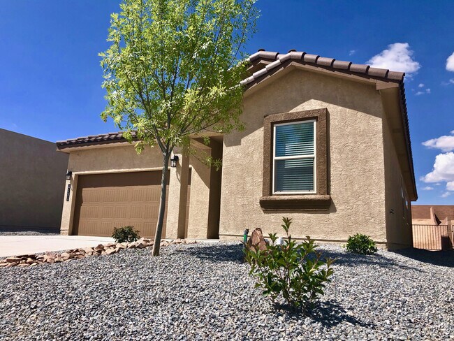Building Photo - Amazing Home in Rio Rancho! Near Cleveland High School