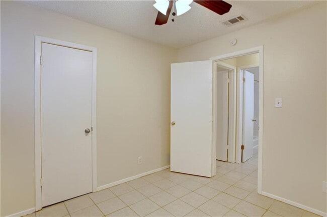Building Photo - 5808 Emerald Forest Dr