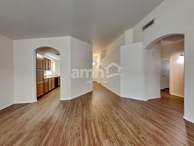 Building Photo - 15848 W Linden St