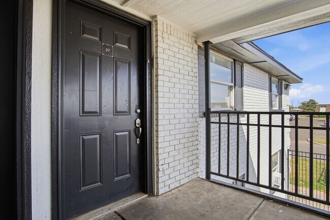 Building Photo - Convenient Location 1 bed 1 bath apartment - HVAC