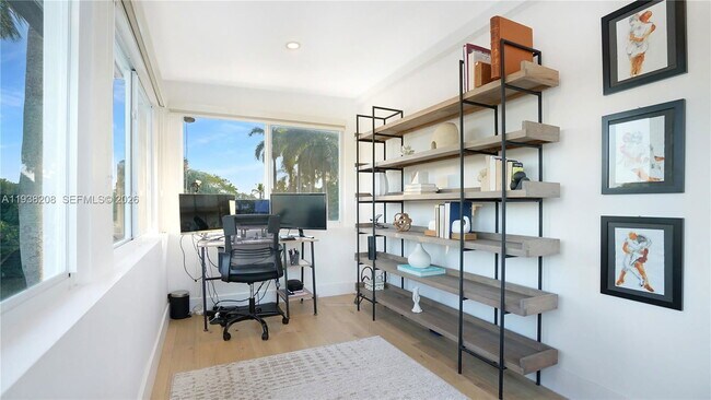 Building Photo - 1201 NE 85th St