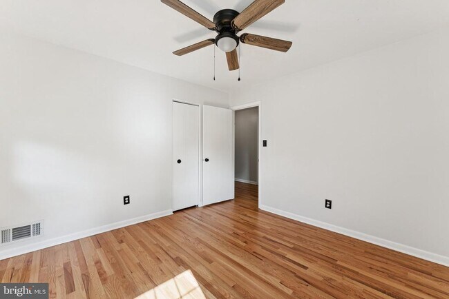 Building Photo - 8525 Bound Brook Ln