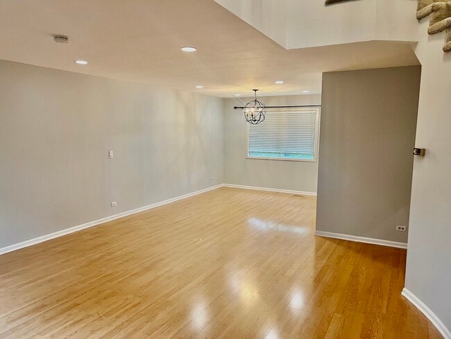 Building Photo - 214 Autumn Ln