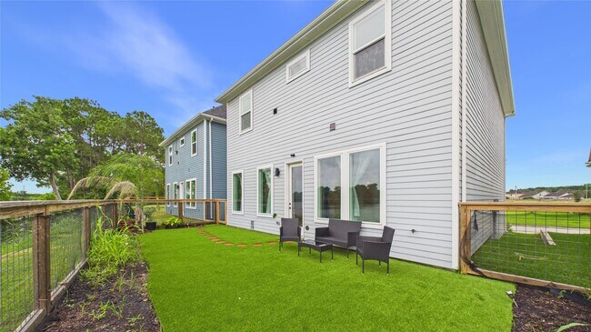 Building Photo - 9609 Valeca Dr