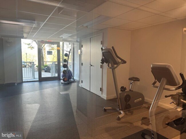 Building Photo - 2500 N Van Dorn St