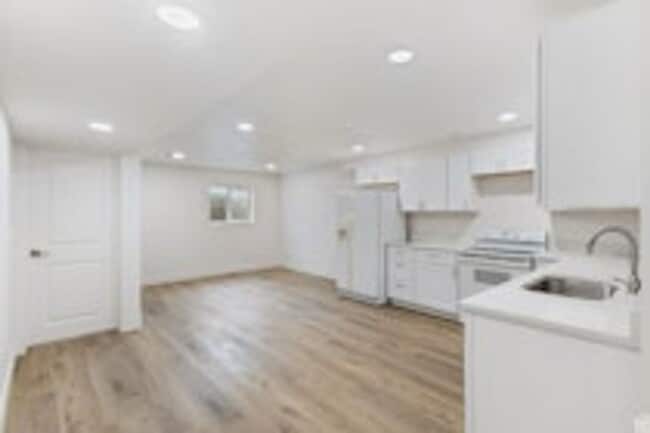Building Photo - 2085 N 900 W