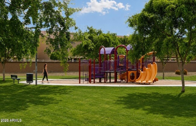 Building Photo - 8773 W Dahlia Dr