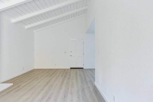 Building Photo - Renovated 3-Bedroom with Private Courtyard – Move-In Ready!