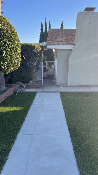 Building Photo - 5138 W 141st St