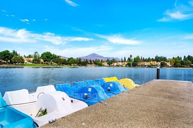 Building Photo - 2035 Lakeridge Cir