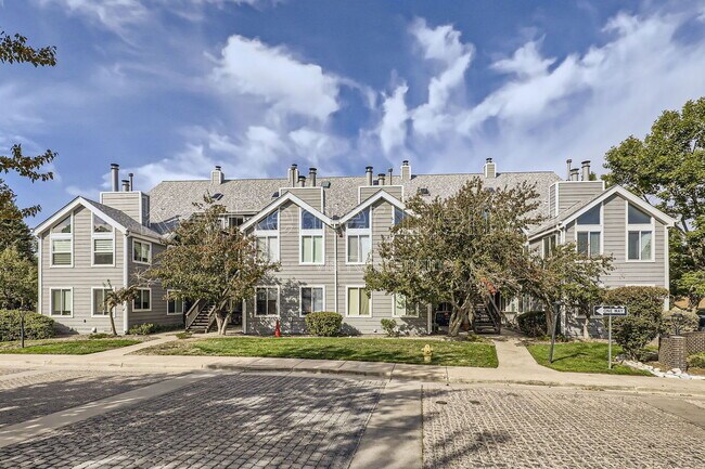 Building Photo - 12404 E Tennessee Cir